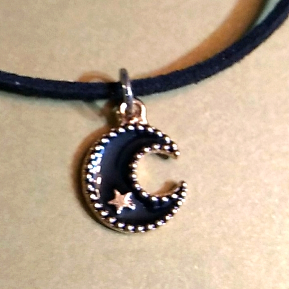Jewelry - Crescent moon black choker